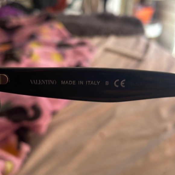 Valentino cat eye sunglasses for sale. - Picture 4 of 7